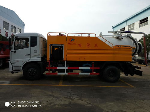 福田吸糞車廠家直銷 高效清潔，專業(yè)品質