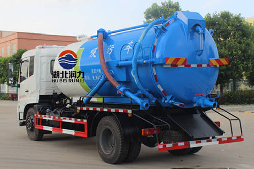 吸污車與吸糞車的全面解析 功能、結(jié)構(gòu)與應(yīng)用場景對比